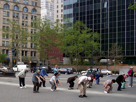 Faire du yoga dans le quartier chinois de New York